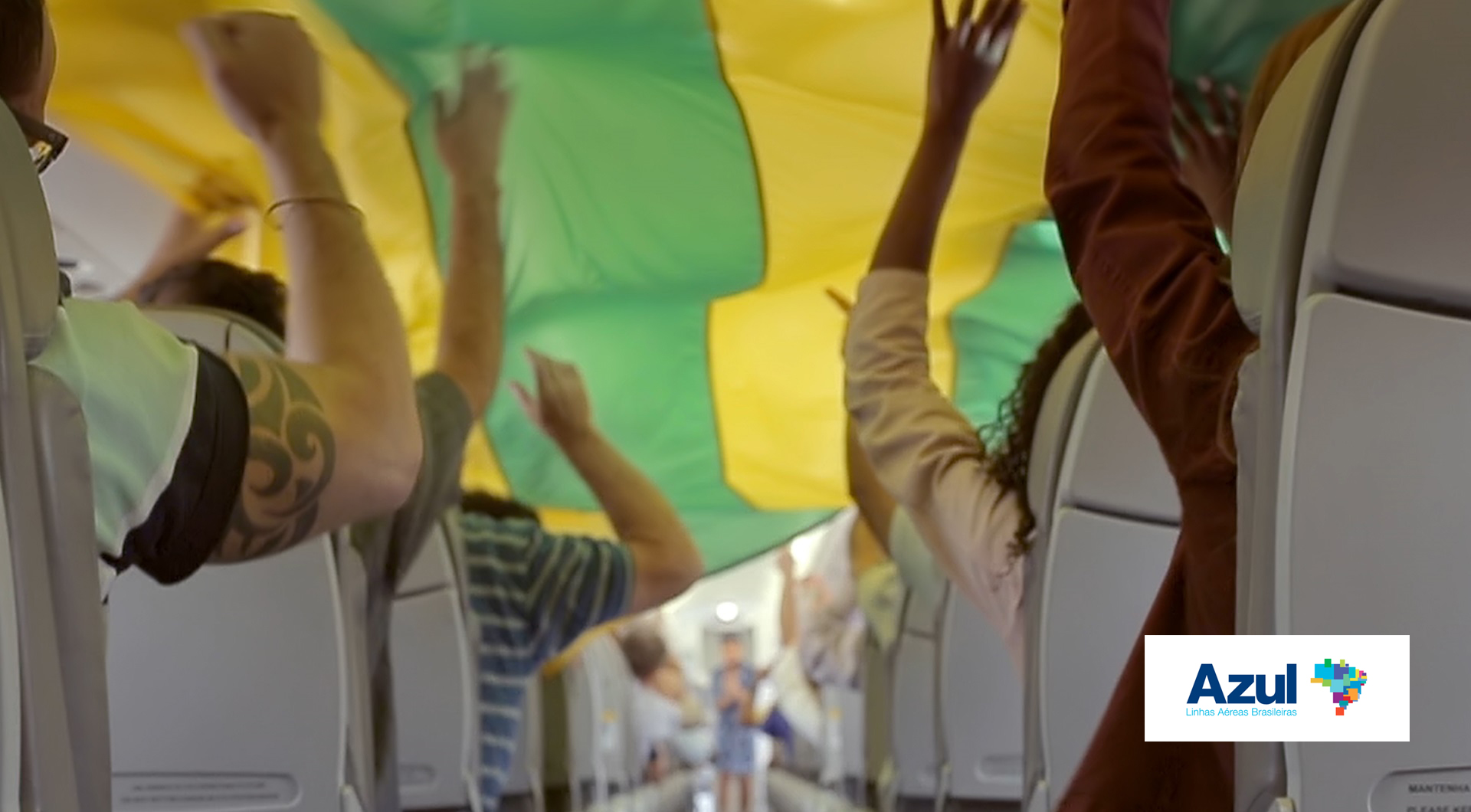 Azul entra no clima da torcida brasileira em novo filme criado pela DPZ