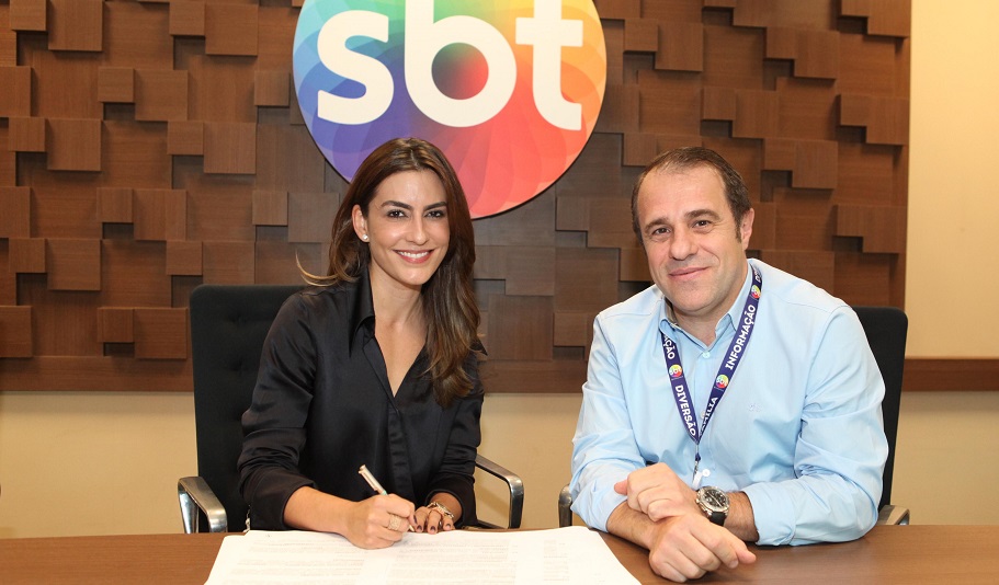 Ticiana Villas Boas assina contrato com SBT