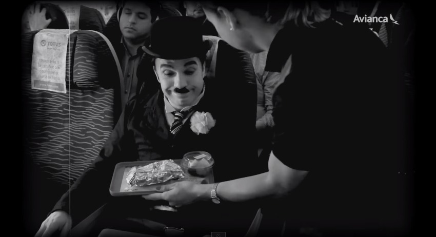 ‘Charles Chaplin’ a bordo emociona passageiros da Avianca