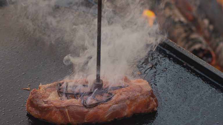 Tramontina ajuda churrasqueiros famosos a transformar carne em obra de arte