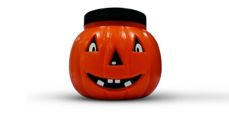 FINI comemora Halloween com ação de “compre e ganhe”
