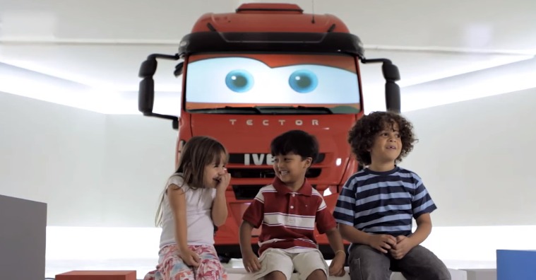 Crianças conversam com Iveco Tector e imaginam caminhão do futuro