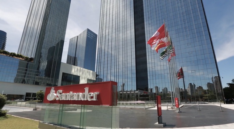 Santander investe em branded content para integrar colaboradores e clientes