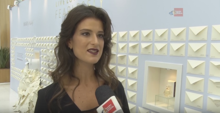 Mary Kay promove campanha para a nova coleção de fragrâncias Fearlessly e cresce no mercado brasileiro
