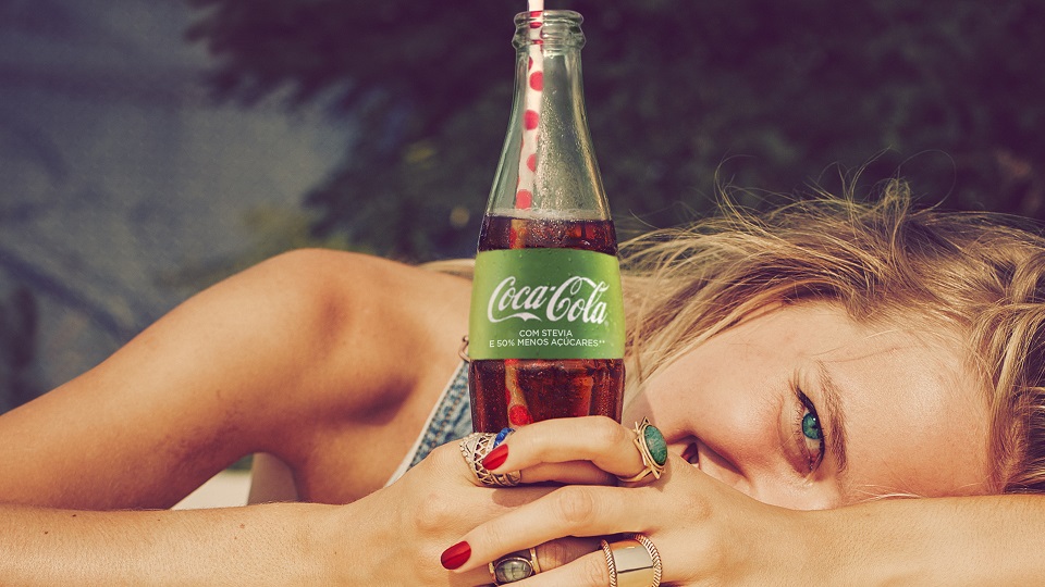 Coca-Cola lança no Brasil versão com stevia e 50% menos açúcares