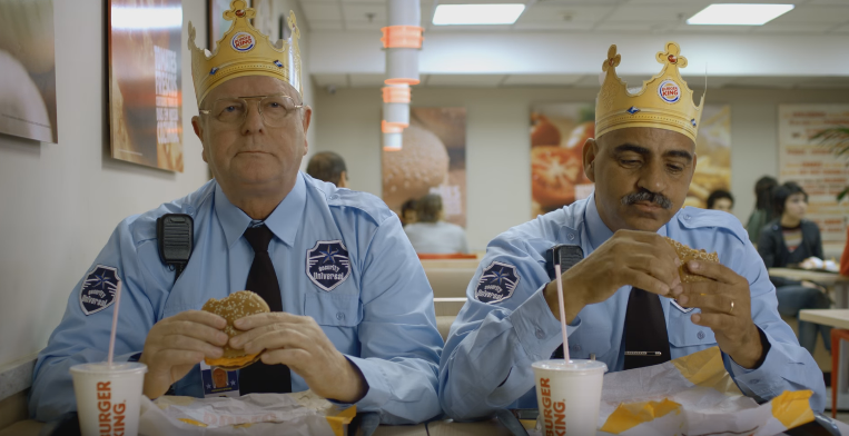 Burger King convoca seguranças para um break durante o expediente