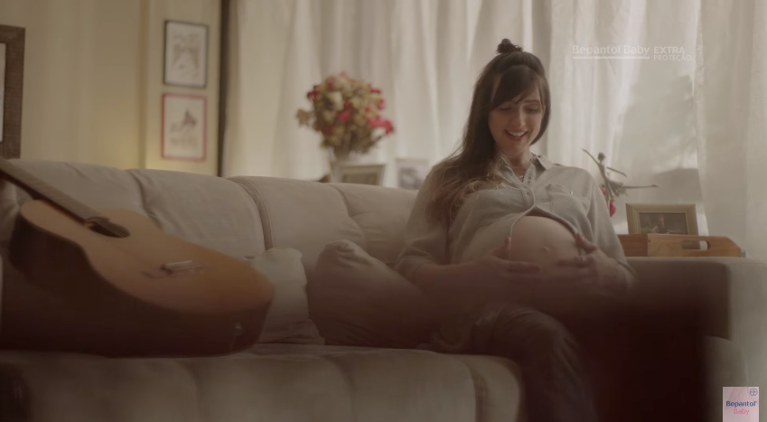 Mães cantam para seus bebês em nova campanha de Bepantol Baby