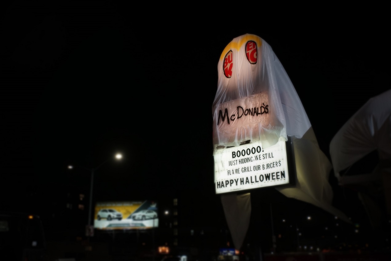 Burger King “trolla” a concorrência com travessura de Halloween