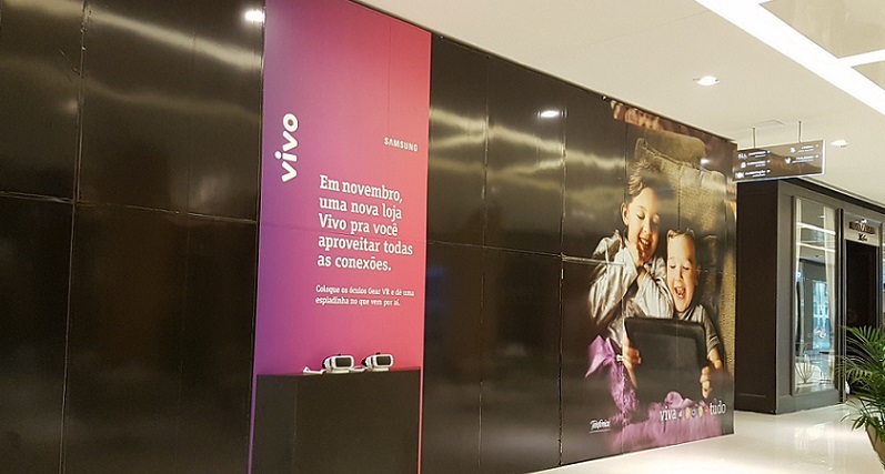 “Tapume interativo” mostra nova loja da Vivo no Shopping JK Iguatemi