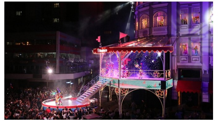 Tradicional espetáculo de Natal com coral do Palácio Avenida, em Curitiba, tem apoio do Bradesco
