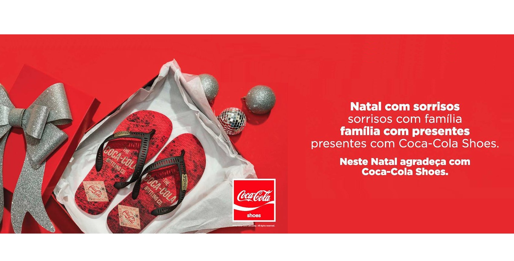 Coca-Cola Shoes cria vitrines para o Natal