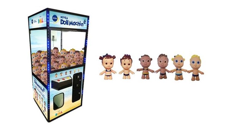 Nivea Sun apresenta Doll Machine com novos modelos