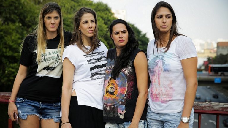 Jogadoras sérvias descobrem as peculiaridades do Brasil em novo episódio da websérie “No Rolê”