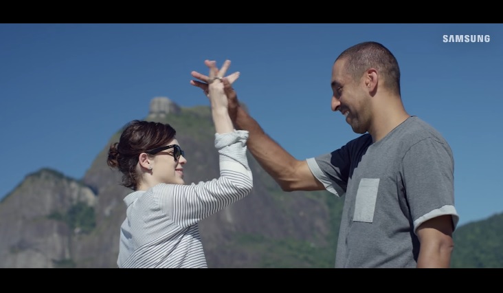Sophia Abrahão e Serginho do Vôlei começam a superar o medo de altura em websérie da Samsung