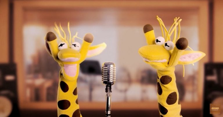 Mascotes do Giraffas estão de volta em campanha para TV