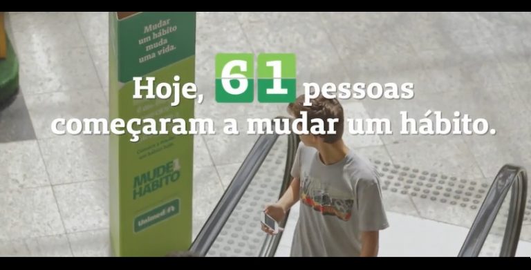Unimed incentiva troca da escada rolante pela escada convencional em ação da campanha Mude1Hábito