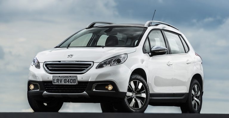 Peugeot oferece R$ 500 a cliente que fizer teste drive e não comprar modelos 208 e 2008