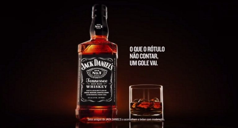 Jack Daniel’s reforça história da marca e “jeito Jack” de produzir a bebida em sua primeira campanha do ano