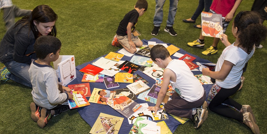 Itaú lança edital para seleção dos livros da campanha “Leia para uma Criança 2018”