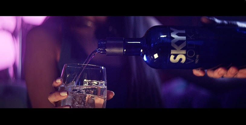Skyy Vodka reforça sua origem com campanha multidisciplinar