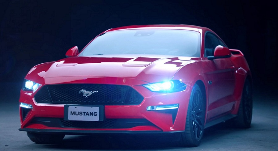 Em novo teaser nas redes sociais, Ford mostra detalhes do novo Mustang