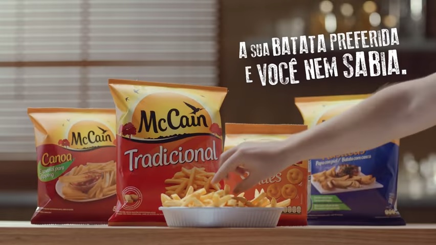 Em nova ação, McCain mostra que é a batata preferida dos brasileiros