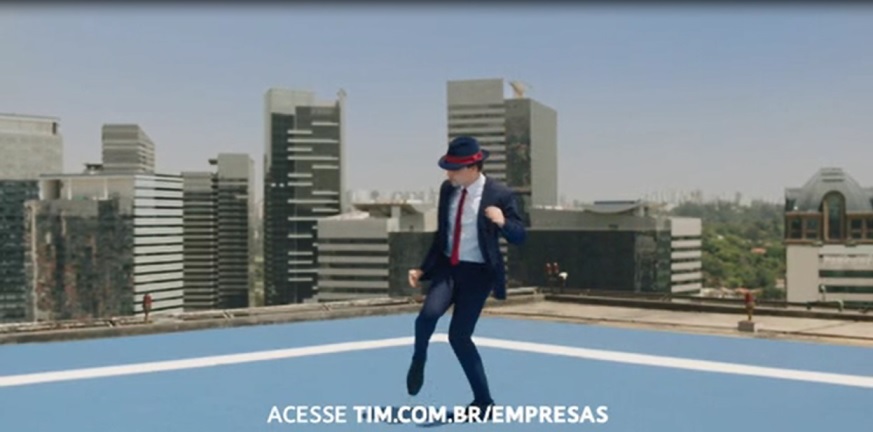 TIM apresenta nova campanha com Sven Otten no segmento corporativo
