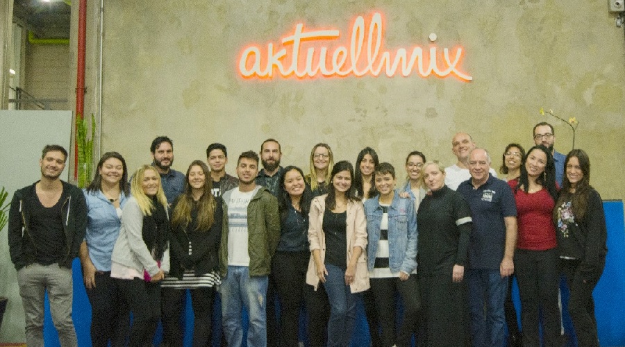 Aktuellmix anuncia contratação de 25 profissionais para diversas áreas