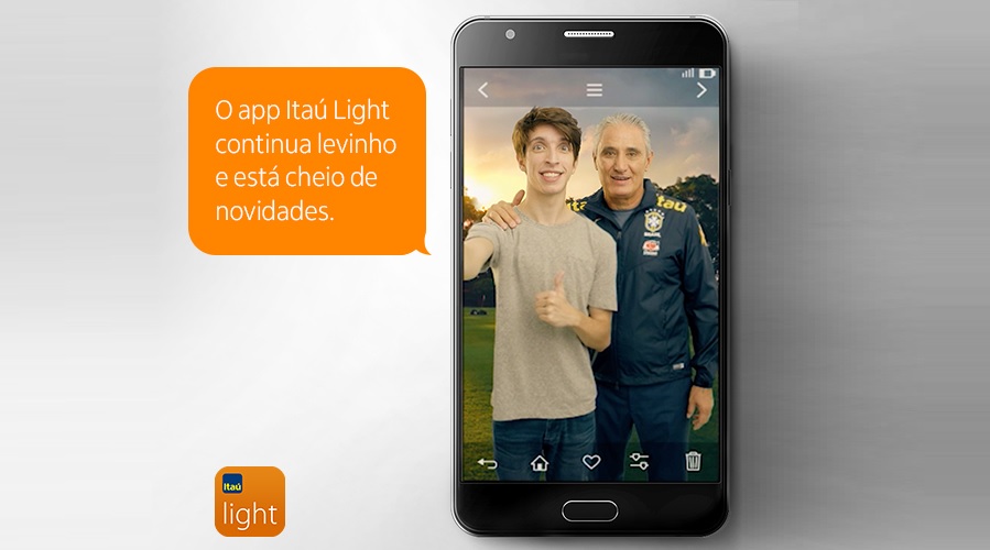 Tite, técnico da Seleção Brasileira, estrela campanha para app Itaú Light