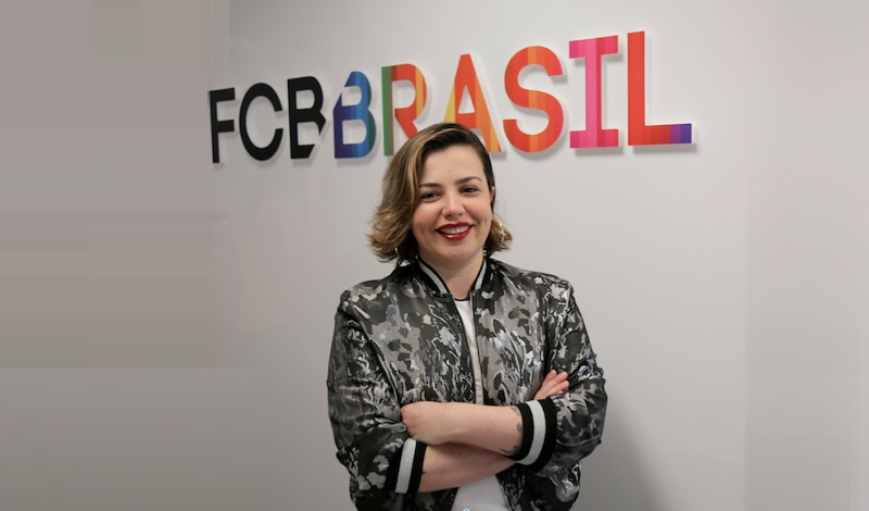 Duda Borelli é a nova supervisora de contas digitais da FCB Brasil
