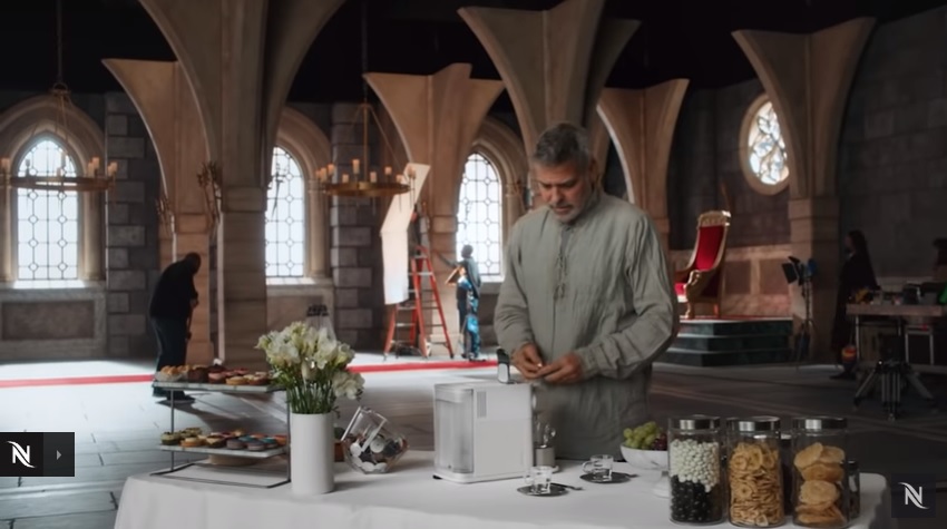 George Clooney e colaboradores Nespresso participam de nova fase de campanha