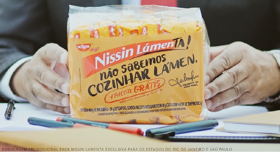 Como pedido de desculpas, Nissin cria pack especial com um pacote grátis