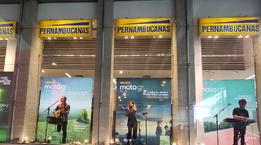 Pernambucanas e Motorola criam performances musicais para lançamento de novo telefone