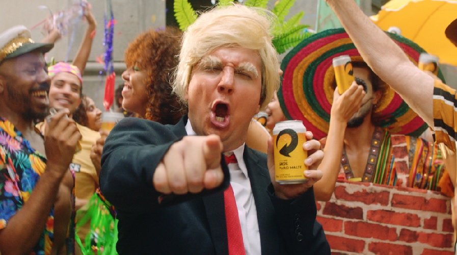 Skol traz clone de Trump em campanha de Carnaval