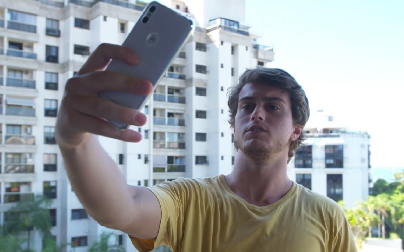 Motorola e Discovery lançam reality show que desafia pessoas a ficarem desconectadas da internet