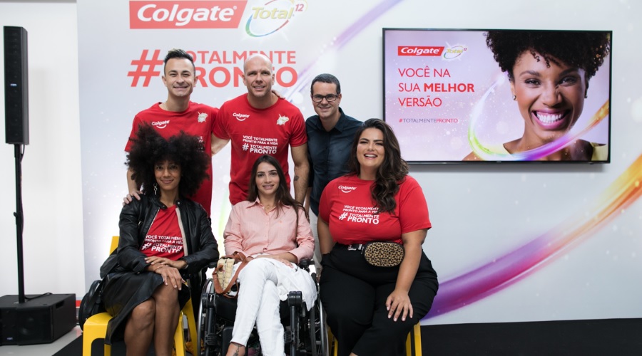 Lançamento oficial do novo Colgate Total12 conta com a presença de Xuxa Scherer e Laís Souza