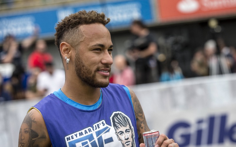 Campanha realizada pela Red Bull promove chance de fãs conhecerem Neymar Jr
