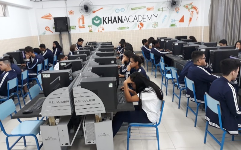 Khan Academy lança campanha para democratizar a educação de qualidade gratuita