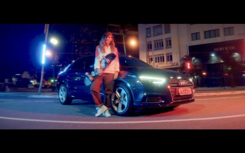 Audi lança campanha do A3 retrata a importância da mobilidade urbana com a skatista Karen Jonz