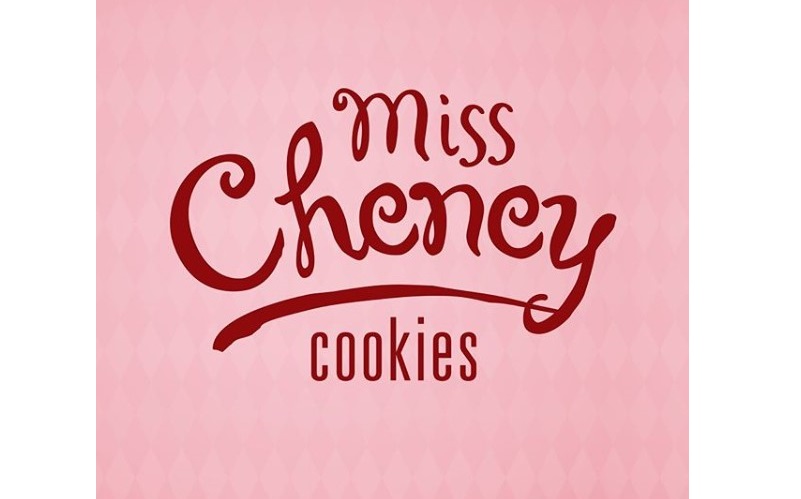 Cookie Store Mr. Cheney passa a ser Miss Cheney para campanha Outubro Rosa