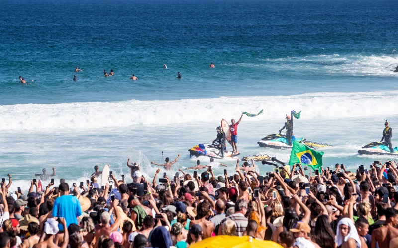 Liga Mundial de Surfe investe em ações de marketing em momento promissor do esporte no Brasil