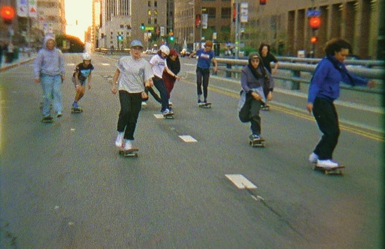 Vans promove a conexão com público através do coletivo “The Skate Witches”