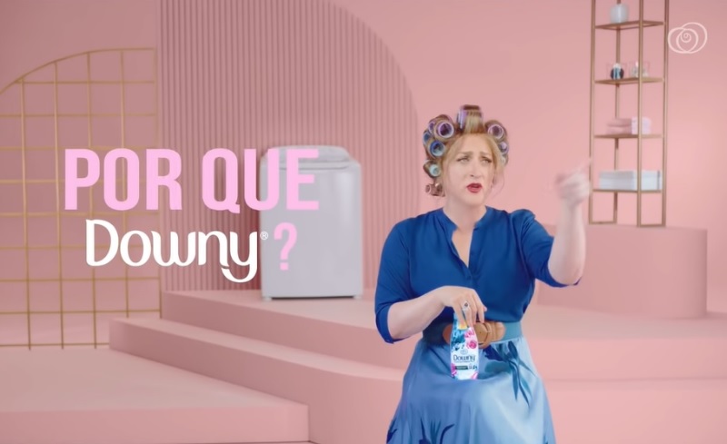 Downy escala Dona Hermínia como garota-propaganda de nova campanha