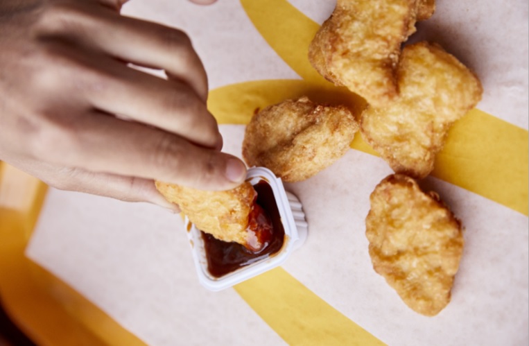 McDonald’s anuncia a remoção de corantes e aromatizantes artificiais de ingredientes