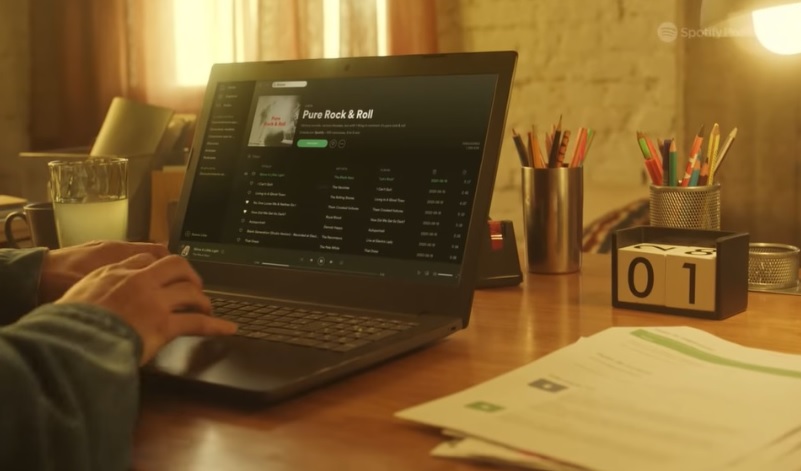 Spotify Premium transforma interrupções em música em nova campanha