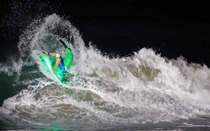 Oi, Havaianas, Jeep e Red Bull patrocinam torneio beneficente de surfe inédito no Brasil