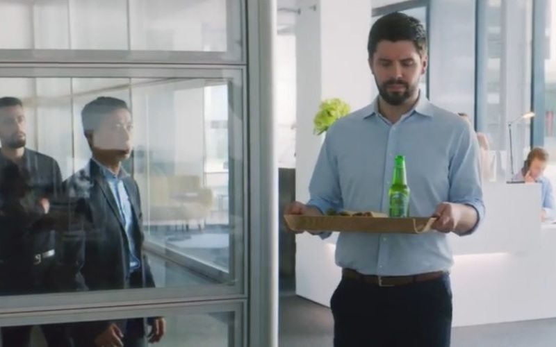 Heineken apresenta campanha de lançamento da versão zero álcool da cerveja