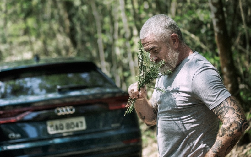 Audi do Brasil lança campanha digital de Q7 e Q8 estrelada por Alex Atala