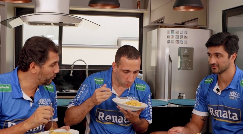 Selmi e Vôlei Renata lançam websérie com atletas se arriscando na cozinha