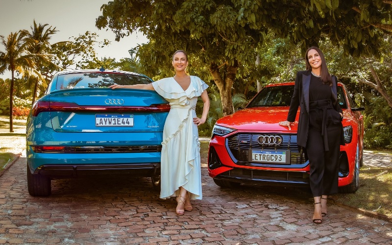 Claudia Leitte e Ivete Sangalo trocam trio por carro elétrico da Audi no Carnaval